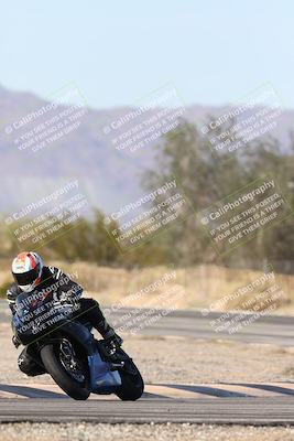 media/Dec-01-2025-Moto Forza (Mon) [[2daa91e15f]]/3-Beginner Group/Session 3 (Turn 3)/